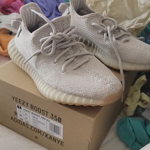 SOLDYeezy boost 350 v2 sesame